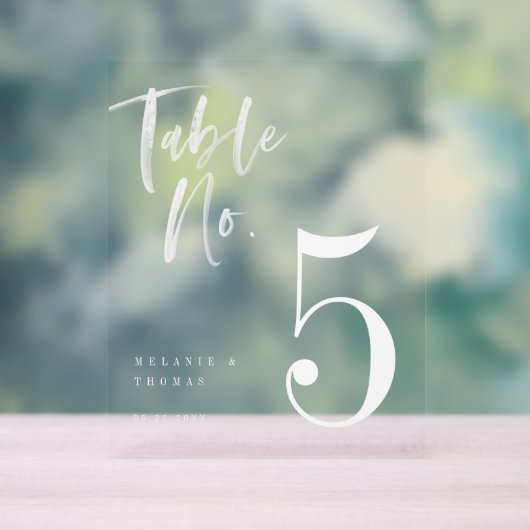 Moderne White Brush Script Hochzeitsschrift Tischn Acrylschild (Neutral)