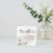 Moderne White Florals QR Code Hochzeitsdetails Begleitkarte (Stehend Vorderseite)