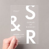 Moderne White Monogram Wedding Acryleinladungen (Insitu (Handheld))