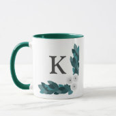 Moderne White Ranunculus Blume & Foliage Monogram Tasse (Links)