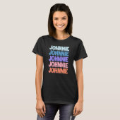 Moderne wiederholte Text Johnnie T-Shirt (Vorne ganz)
