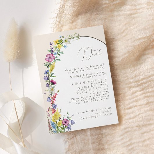 Moderne Wildblume Arch Wedding Details Begleitkarte