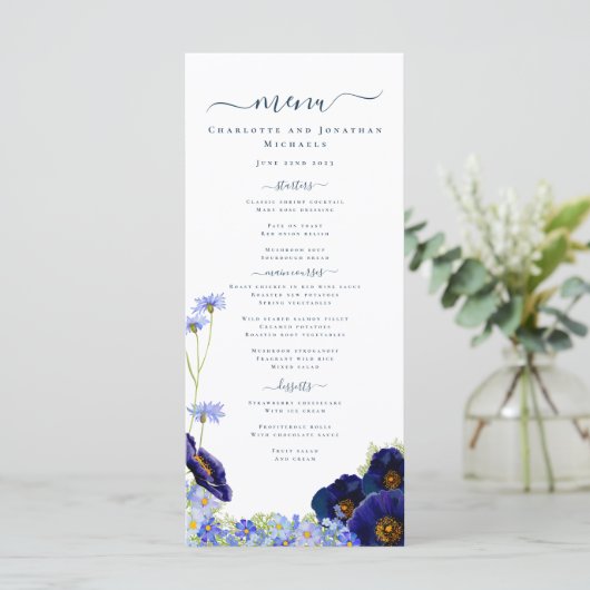 Moderne Wildblume Blue Boho Wedding Menu Menükarte (Stehend Vorderseite)