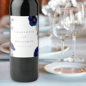 Moderne Wildblume Blue Wedding Weinetikett