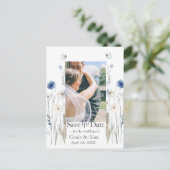 Moderne Wildblume Save the Date Foto Postkarte (Stehend Vorderseite)
