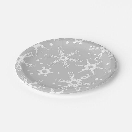 Moderne Winterferienplatte Snowflake Pappteller (Schrägansicht)