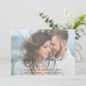 Moderne Wir sind Verlobte Foto Engagement Party ei Einladung (Stehend Vorderseite)