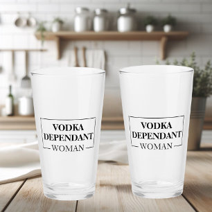 Moderne Wodka-abhängige Frauen-lustiges Zitat Glas