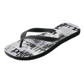 Moderne WordCloud Boys Mädchen NAME Personalisiert Badesandalen (Schrägansicht)