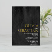 Moderne zarte schwarze Minimal Textured Wedding Folieneinladung (Stehend vorne)