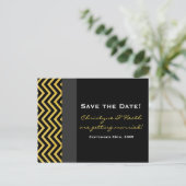 Moderne Zickzack Black & Gold Rett Date Postcard Ankündigungspostkarte (Stehend Vorderseite)