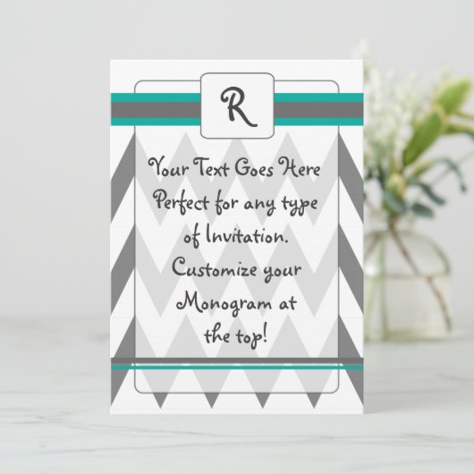 Moderne Zickzack Einladung mit Monogramm, aquamari (Stehend Vorderseite)