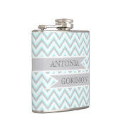 Moderne Zickzack, graue Wasserheirat personalisier Flachmann (Rechts)