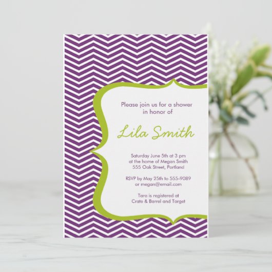 Moderne Zickzack Lila Gründusche Einladung (Stehend Vorderseite)