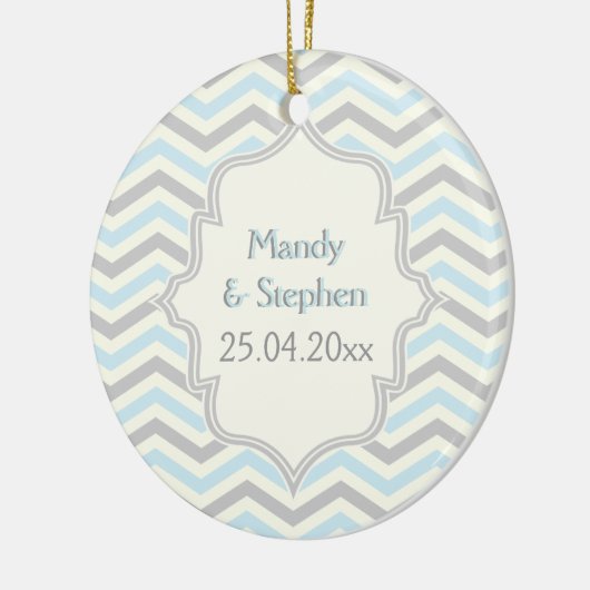 Moderne Zickzack Muster in Blau, Grau und Elfenbei Keramikornament (Links)