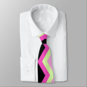 Moderne Zickzackmuster Schwarz Fuchsie Zickzack Krawatte (Gebunden)