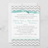 Moderne Zigzag Aqua und Bow Einladung (Vorderseite)