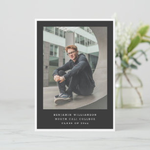 Moderne Zwei-Foto-Schwarz-Weiß-Abschlussfeier Einladung
