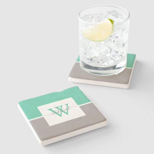 Moderne Zwei-Tone-Monogramm Minze Grüne Taupe Steinuntersetzer (Seitenansicht)