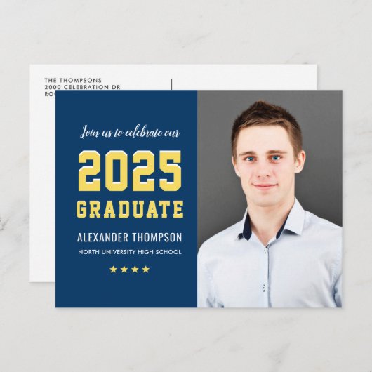 Moderner 2025 Graduate Navy Yellow Foto Abschluss Einladungspostkarte (Vorne/Hinten)