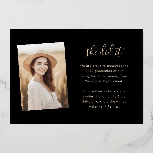 Moderner 4-Foto Abschluss Collage Black and Gold Folieneinladung (Rückseite)