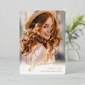 Moderner Abschluss | Elegante Script Trendy Foto C Folieneinladung (Stehend vorne)