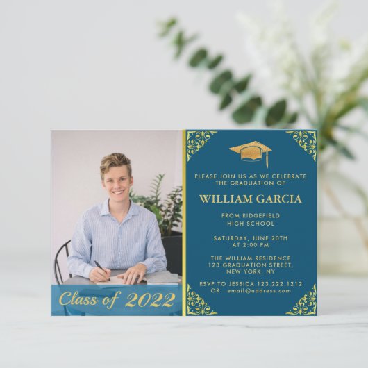 Moderner Abschluss, goldenes Drehbuch mit Foto Einladung (Stehend Vorderseite)