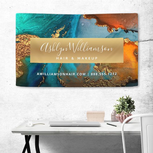 Moderner Aquarellsalon mit goldfarbenem türkisfarb Banner