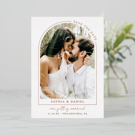 Moderner Arch Boho Arch mit Foto Save the Date Folieneinladung (Stehend vorne)