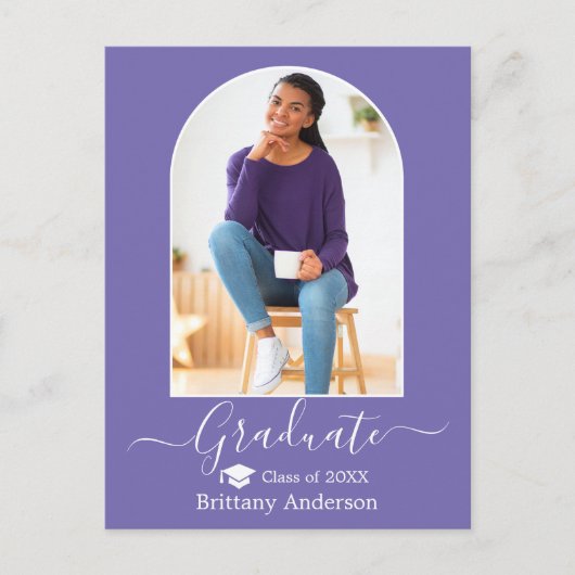 Moderner Arch Cap Calligraphy Periwinkle Abschluss Postkarte (Vorderseite)