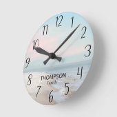 Moderner Beach Ocean Blue Pink Sky Round Clock Runde Wanduhr (Winkel)