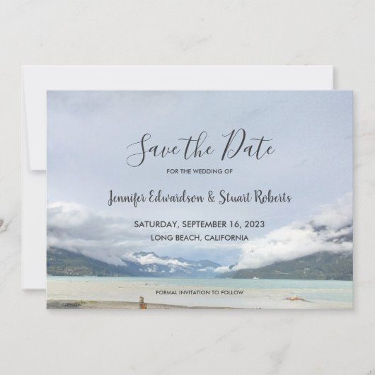 Moderner Bergsommerstrand Save the Date Karte (Vorderseite)