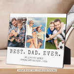 Moderner BEST VATER EVA 3 Fotos Personalisiert Fotoplatte<br><div class="desc">Moderner BEST VATER JE 3 Fotos Personalisiert Easel-Back Plaque. Erstellen Sie ein personalisiertes, benutzerdefiniertes Collage Foto auf dieser Sohle-Back-Plakette für einen Vater mit 3 Bildern, Ihrem benutzerdefinierten Titel und/oder Nachricht in Ihrer Auswahl von Schriftart-Stilen und Farben und Hintergrundfarbe. Das Beispiel wird mit dem Titel BEST gezeigt. VATER. JE. in kohlegrauem...</div>