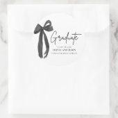 Moderner Black Bow Coquette Graduate Abschluss Runder Aufkleber (Tasche)