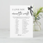 Moderner Black Bow I Liebe Sie um das Weltspiel Einladung (Stehend Vorderseite)