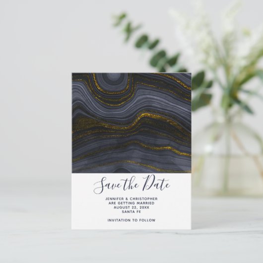Moderner Black & Gold Agate Stone Save the Date Postkarte (Stehend Vorderseite)