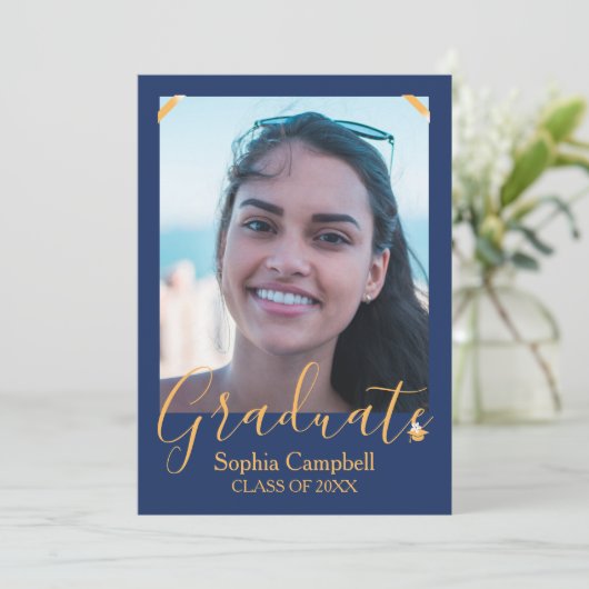 Moderner blauer Abschluss Einladung (Stehend Vorderseite)