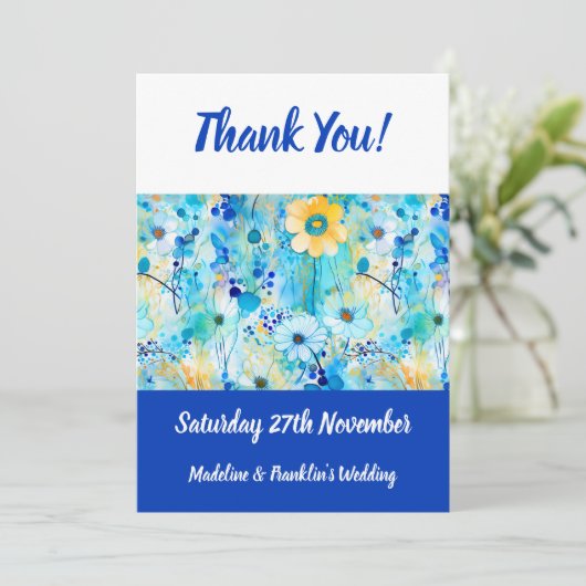 Moderner Blauer Blumendruck Hochzeitsspass Dankeskarte (Stehend Vorderseite)