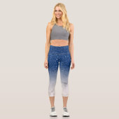 Moderner blauer Glitzer ombre Glitzern, weißer Mar Capri Leggings (Vorderseite)