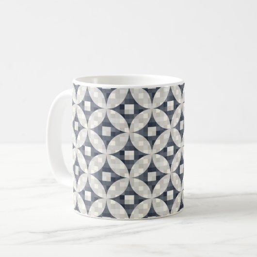 Moderner blauer Karo in Grau und Beige Kaffeetasse (Vorderseite Links)