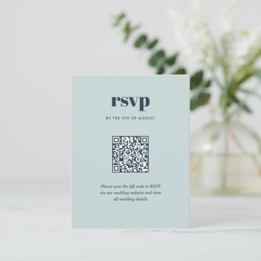 Moderner, blauer Trendy Mix Match Wedding QR Code RSVP Karte (Stehend Vorderseite)
