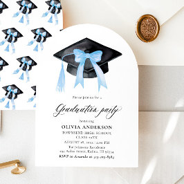 Moderner Blue Bow Graduation Cap Abschluss angekom Einladung