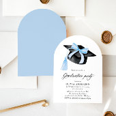 Moderner Blue Bow Graduation Cap Abschluss angekom Einladung