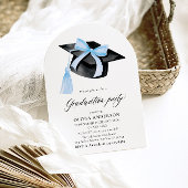 Moderner Blue Bow Graduation Cap Abschluss angekom Einladung