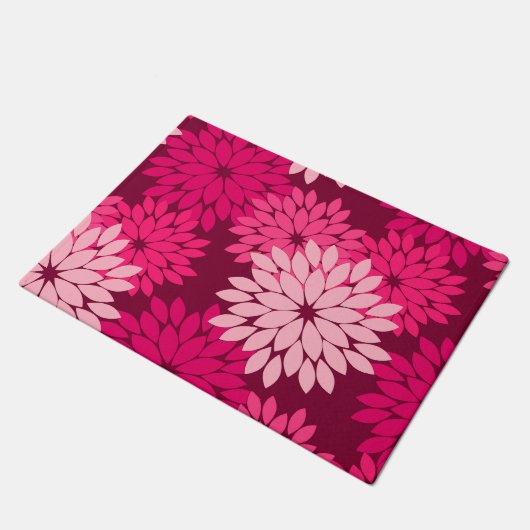 Moderner BlumenKimono-Druck, korallenrotes Rosa u. Fußmatte (Schrägansicht)