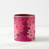 Moderner BlumenKimono-Druck, korallenrotes Rosa u. Tasse (Zentrum)