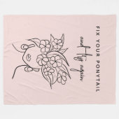 Moderner Blush Versuchen Sie wieder Frau mit Blume Fleecedecke (Vorderseite (Horizontal))