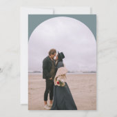 Moderner Boho arch 2 Fotos Hochzeit staubblau Einladung (Rückseite)