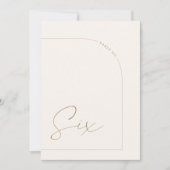 Moderner Boho Minimal Arch Table Sechs Tischnummer (Vorderseite)