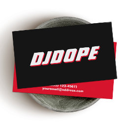 Moderner BOLD-DJ mit Schwarz-weißer und roter Typo Visitenkarte
